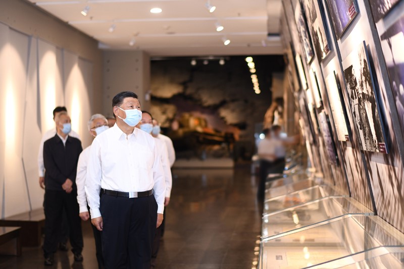 2022年8月16日至17日，中共中央總書記、國家主席、中央軍委主席習近平在遼寧考察。這是16日下午，習近平在錦州市考察遼沈戰(zhàn)役紀念館。 新華社記者 燕雁 攝
