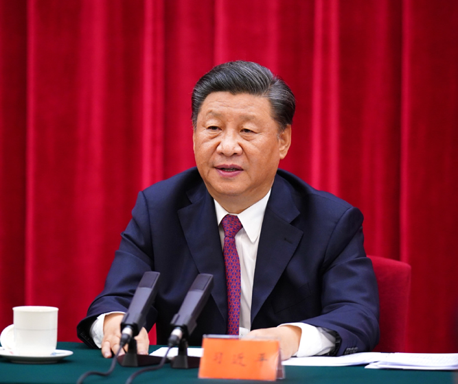 2020年9月3日下午，中共中央、國務(wù)院、中央軍委在北京人民大會(huì)堂舉行座談會(huì)，紀(jì)念中國人民抗日戰(zhàn)爭暨世界反法西斯戰(zhàn)爭勝利75周年。中共中央總書記、國家主席、中央軍委主席習(xí)近平出席座談會(huì)并發(fā)表重要講話。新華社記者 謝環(huán)馳 攝